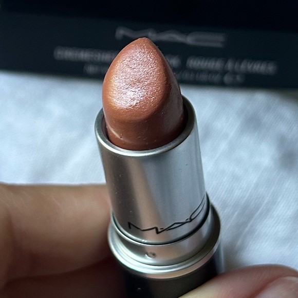 MAC Shy Girl Cremesheen Lipstick - Picture 3 of 10